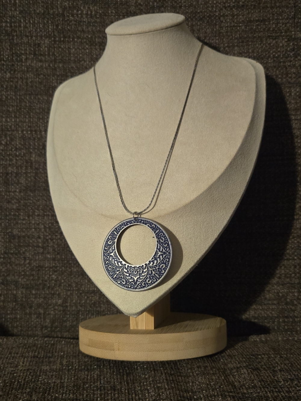 Vintage Boho Blue Filigree Disc Pendant Silver Tone Necklace
